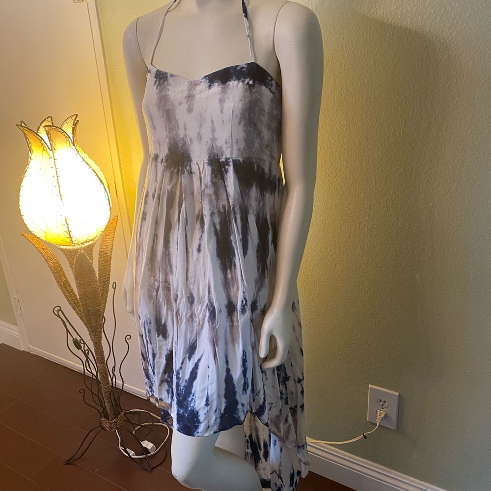 “New Arrivals” Pre-owned Women’s maxi dress in Size 8 Monob blue & white